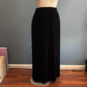 Chic Black Velvet Maxi Skirt